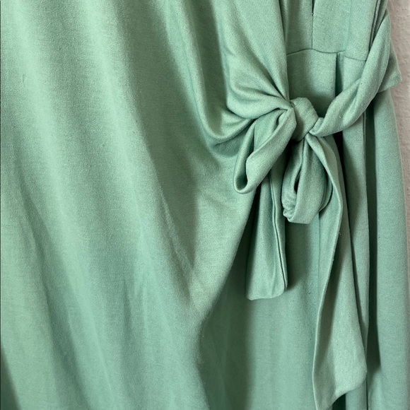 WONDERLY Green Midi Dress with Side Bow - Picture 3 of 4